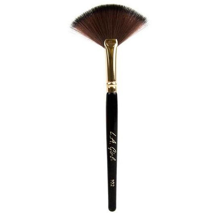 fan-brush-la-girl-makeup-brush